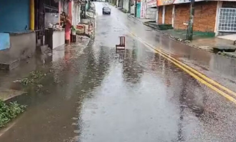 Chuva intensa em Manaus provoca nove incidentes neste domingo (5)