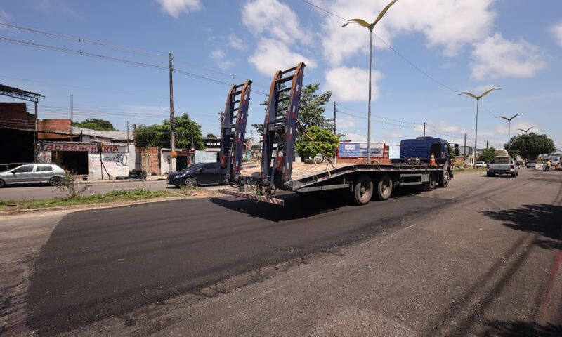 Recuperação asfáltica é realizada pela Prefeitura de Manaus no bairro Novo Aleixo