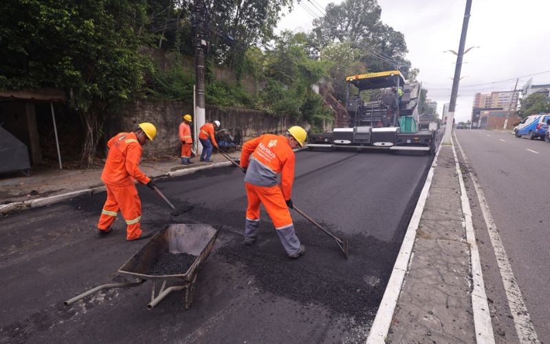 Avenida Maceió é reaberta após a conclusão de obras em Manaus