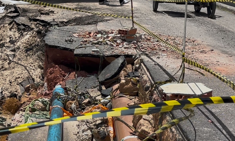 Trabalho da Águas de Manaus provoca indignação no Vale do Sinai em Manaus; assista ao vídeo